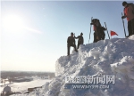 百名雪雕师“共谱”雪博会《恋歌》 - 哈尔滨新闻网