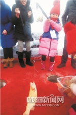你真不一定钓得过我们的“小红帽” - 哈尔滨新闻网