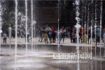 喷泉起舞 尽享清凉 - 哈尔滨新闻网