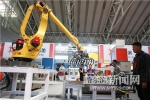 第17届中国哈尔滨国际装备制造业博览会昨启幕。图为全自动码垛生产设备。 - 新浪黑龙江