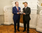 校长周玉受邀与省长陆昊一同出访并访问圣彼得堡大学 - 哈尔滨工业大学