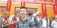 从容淡定成今年高考“主表情” - 哈尔滨新闻网