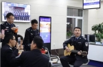 火遍全国 哈尔滨民警2分26秒唱进无数人的心坎里 - 新浪黑龙江