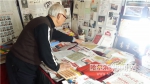 85岁老党员办展览宣讲十九大 - 哈尔滨新闻网