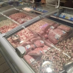 实测哈市大型超市冰冻海鲜含水量 1斤冻虾化出4两水 - 新浪黑龙江
