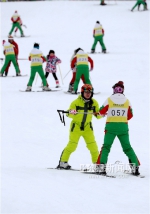 “连轴雪”乐坏滑雪客 - 哈尔滨新闻网