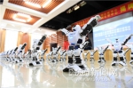 机器人集体尬舞 - 哈尔滨新闻网