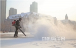 新型多用途动力机具提高人工清雪速度 - 哈尔滨新闻网