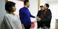 “最美叔叔”与冰城的“最美互动” - 哈尔滨新闻网