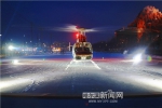 坐着直升机鸟瞰冰雪美景 - 哈尔滨新闻网