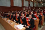 石时态在全省法院工作会议上要求:以习近平新时代中国特色社会主义思想为指导 开创全省法院工作新局面 - 法院