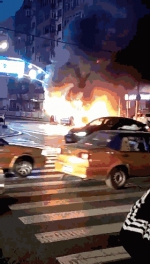 哈尔滨街头一辆20路公交突然自燃 没有造成人员伤亡 - 新浪黑龙江