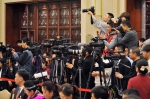 黑龙江代表团接受中外媒体集体采访 张庆伟陆昊等答记者问 - 人民政府主办