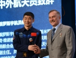 航天，科技，教育，小卫星 中国航天科技教育校长论坛在校举行 - 哈尔滨工业大学