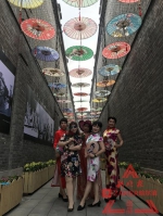 中华巴洛克“相依巷” 66把油纸伞撑出约会拍照圣地 - 新浪黑龙江