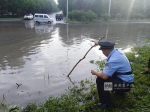 暴雨突袭哈尔滨积水超2米 他们雨中救人感动全城 - 新浪黑龙江
