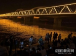 哈尔滨百年老江桥突然变网红 “堵桥吃鸡”了解一下 - 新浪黑龙江