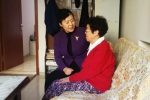 黑龙江省妇联领导班子向离退休老大姐贺新年 - 妇女联合会