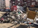 煞风景！哈尔滨市南岗区汉广街40号门前成了垃圾场 - 新浪黑龙江