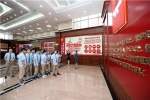 省法院第148次“公众开放日”： 一堂生动的法治课 哈尔滨工大附中学生走进黑龙江高院 - 法院