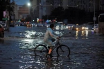 哈尔滨大雨滂沱 这些雨中看海的照片令人暖心 - 新浪黑龙江